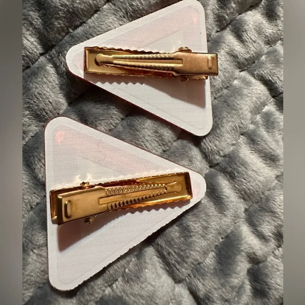 Hair Clip 2 Pcs NEW unique red rectangle